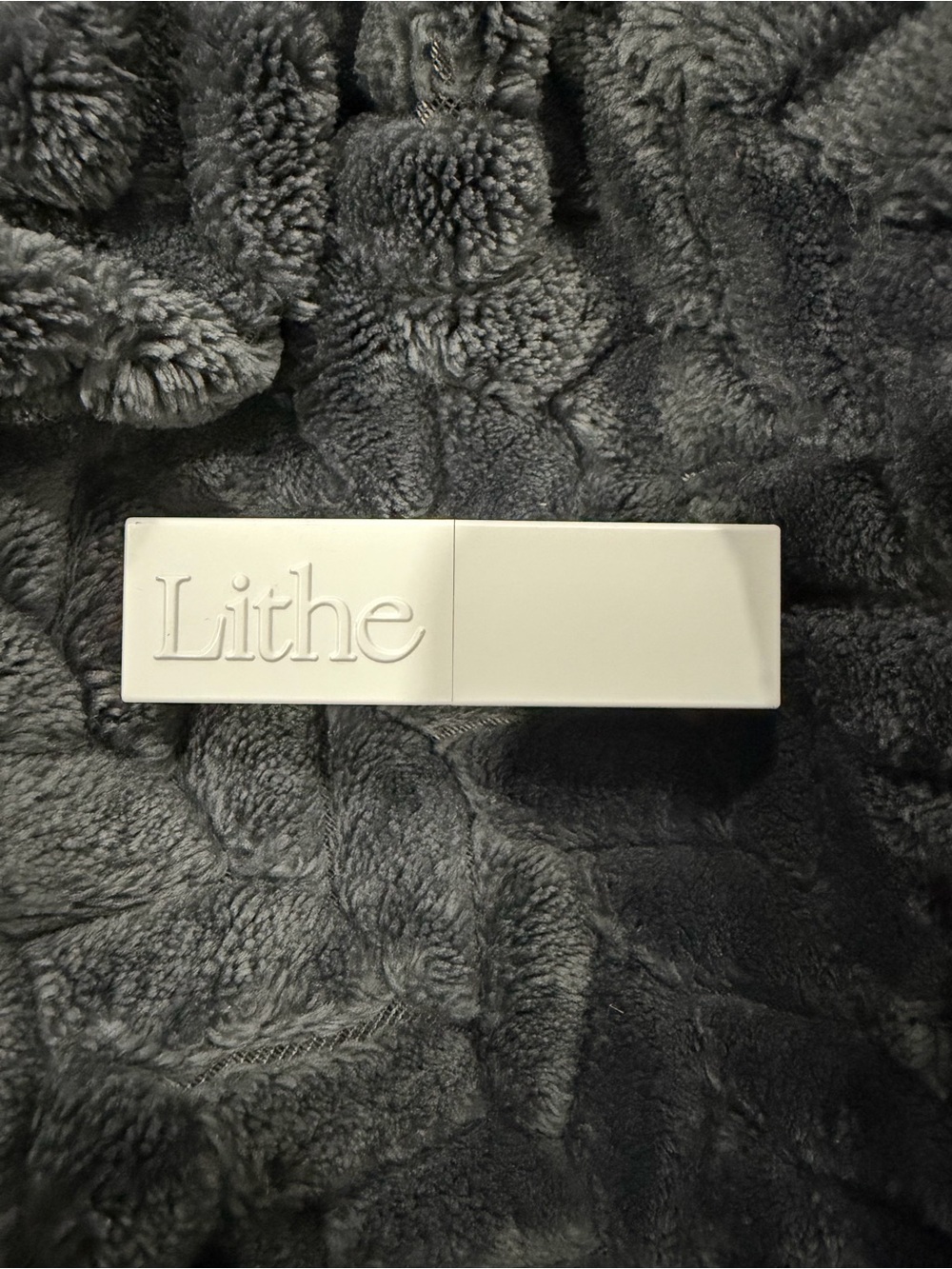 Lithe Cream Matte Lipstick — Deep Rose - Picture 7 of 8